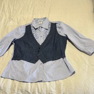 Essential DCC Missy Gray Shirt with dark blue Vest
